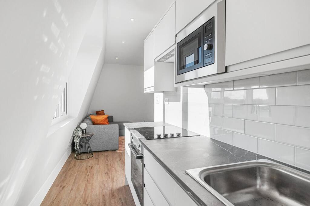 Tranquil 2-Bed Oasis In Tooting 20 Min To Central Apartment Лондон Екстериор снимка